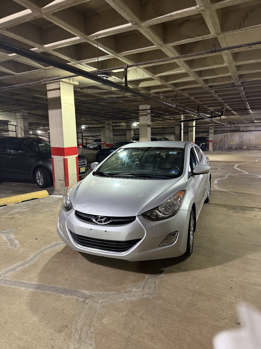 2012 Hyundai Elantra front view
