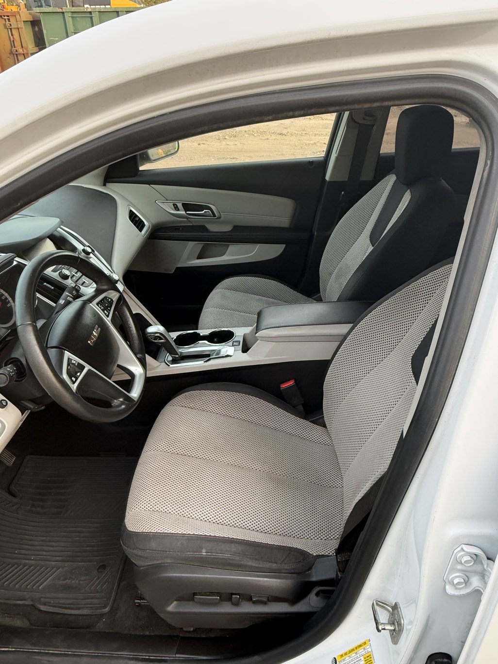 2013 GMC Terrain front interior