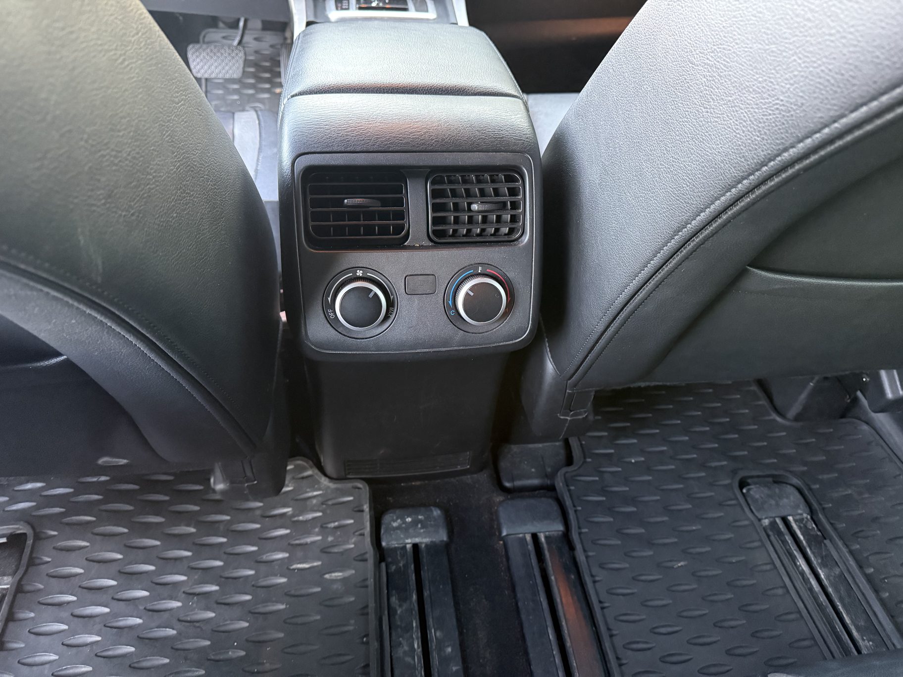 2008 Mazda CX-9 rear climate controls