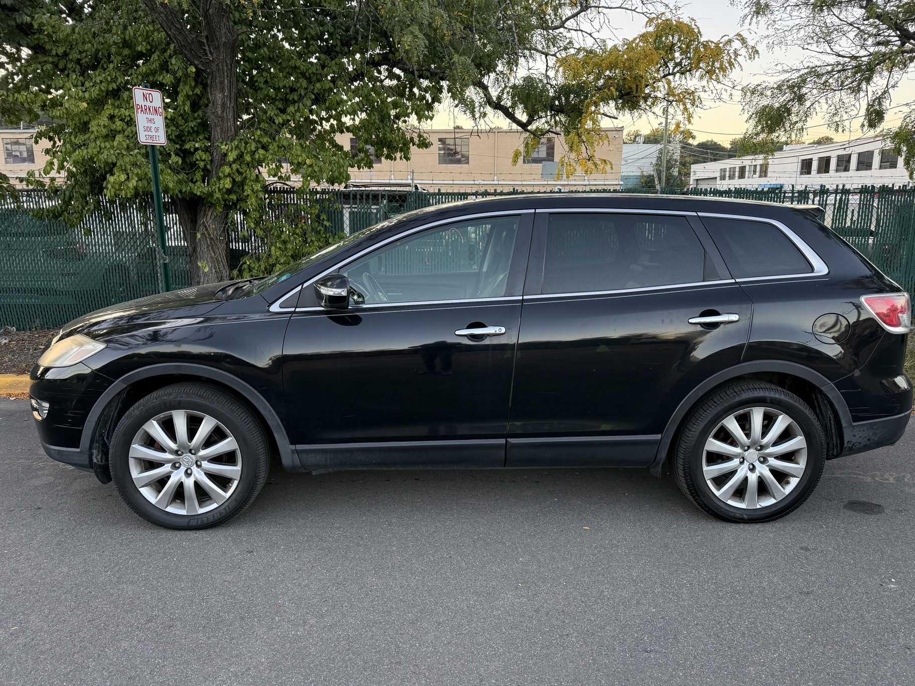 2008 Mazda CX-9 side view