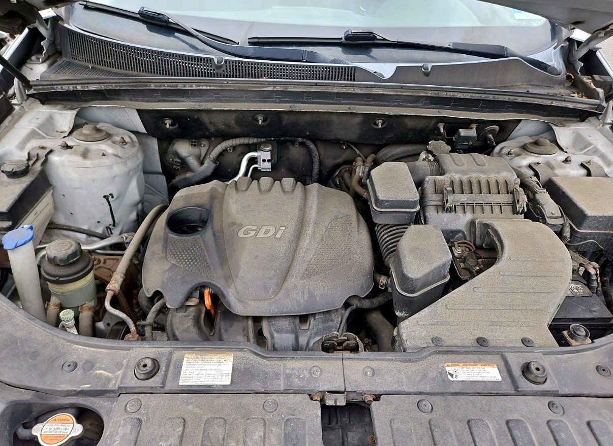 2012 Kia Sorento engine bay