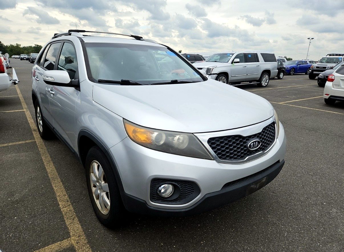 2012 Kia Sorento front angle