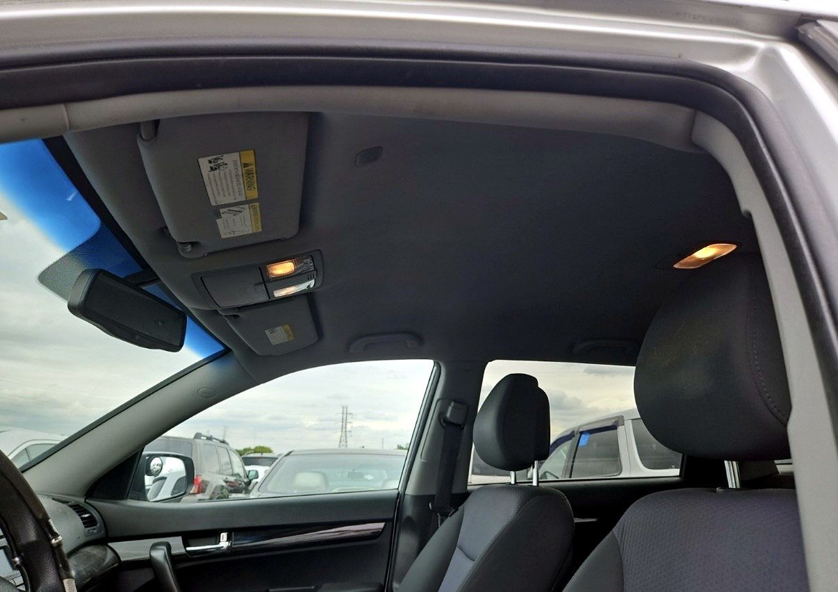 2012 Kia Sorento front interior